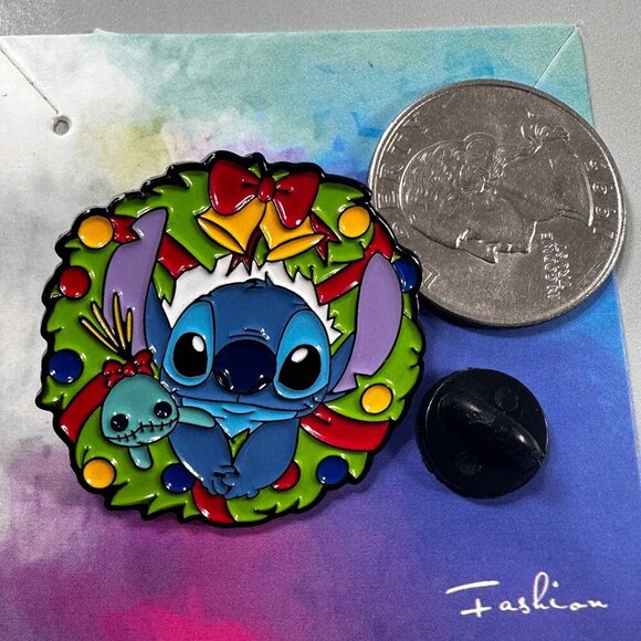 Stitch Scrump Lapel Pin Christmas Wreath Accessories Jewelry Brooch Badge Pin - Picture 3 of 8